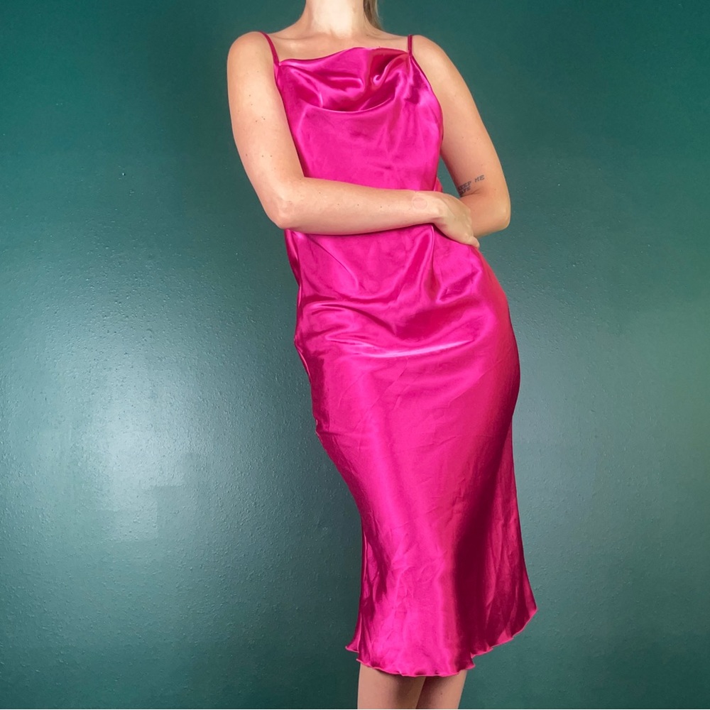 Fuchsia satin Bebe dress !